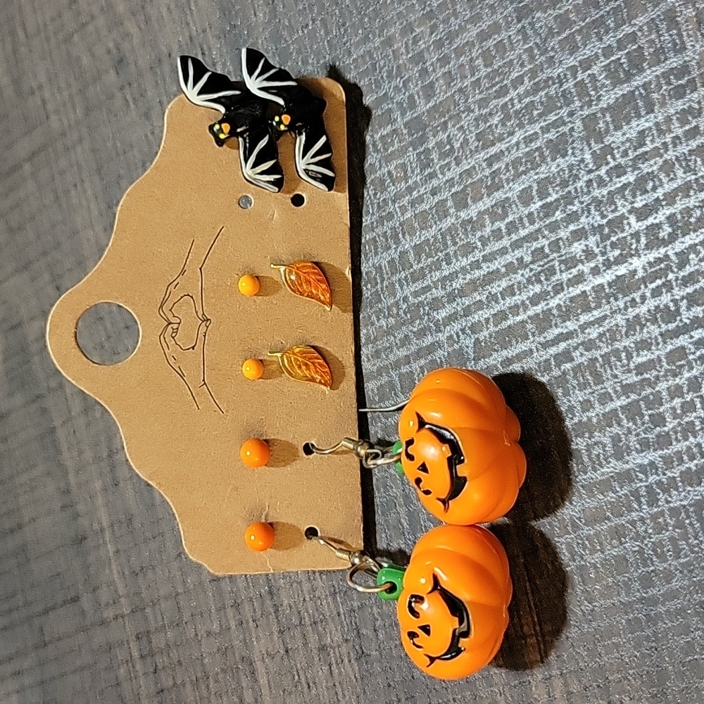 "6" Halloween earrings